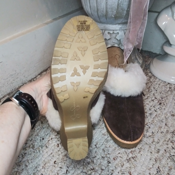 Vintage Y2K Jessica Simpson Brown Suede & Real Shearling Boho High Heeled Clogs - Picture 6 of 8